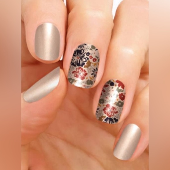 Color Street Petal Pusher OG small Pack Hard to Find Nail Strips Retired - Picture 3 of 6